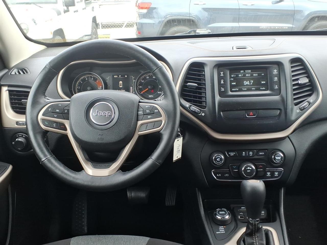 Jeep Cherokee 4WD 4dr Sport 2017