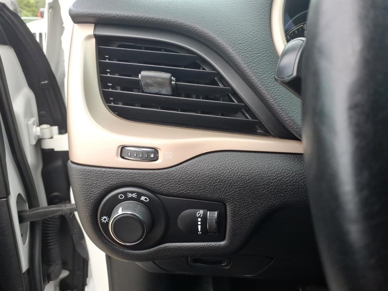 Jeep Cherokee 4WD 4dr Sport 2017