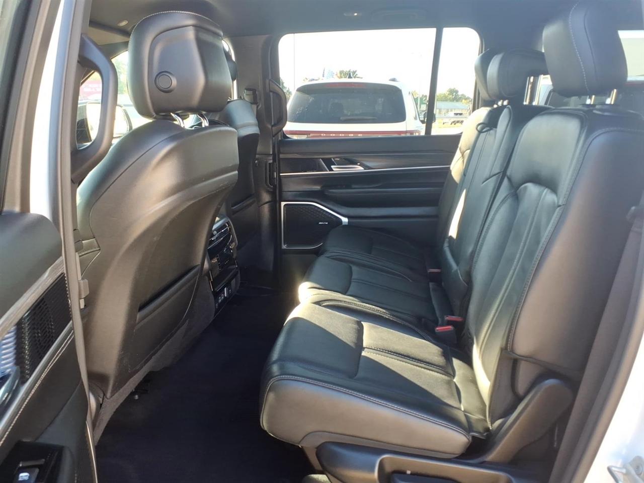 Jeep Wagoneer L Series III 4x4 2023