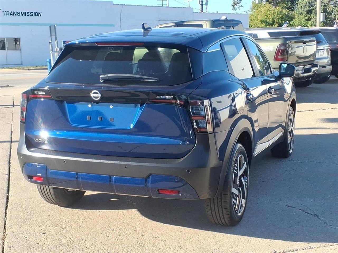 Nissan Kicks SV FWD 2025