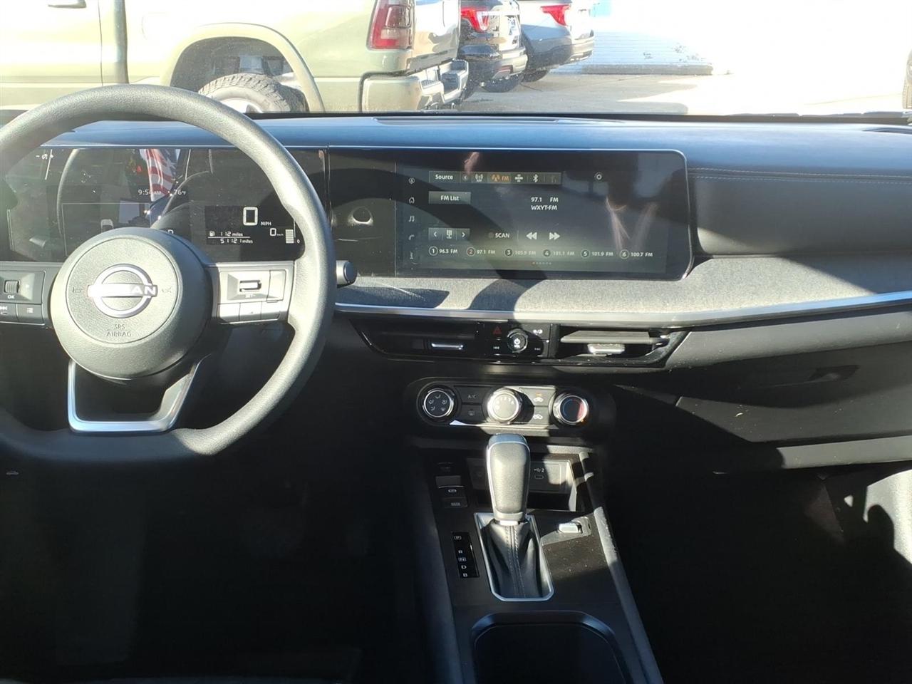 Nissan Kicks SV FWD 2025