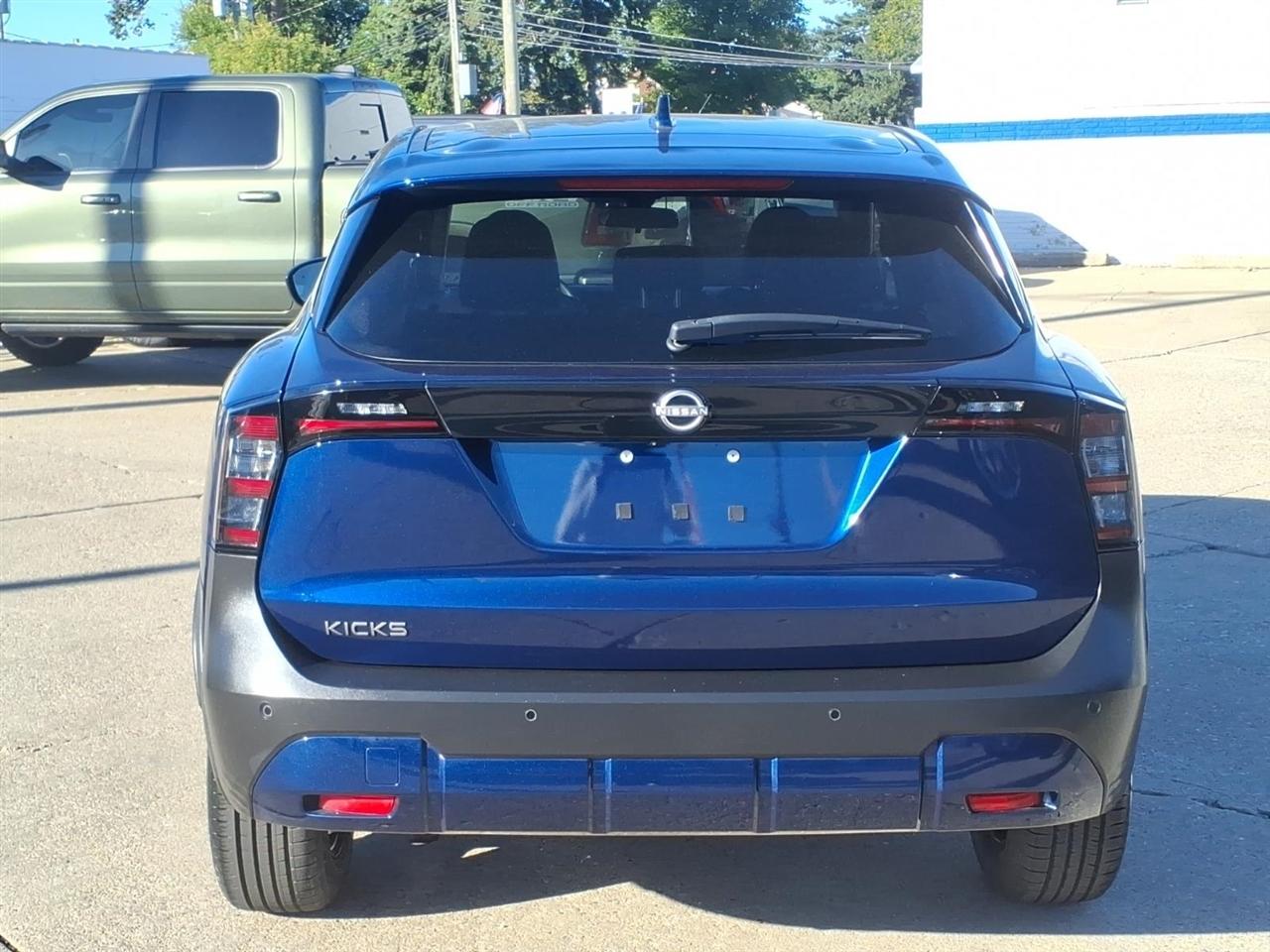 Nissan Kicks SV FWD 2025