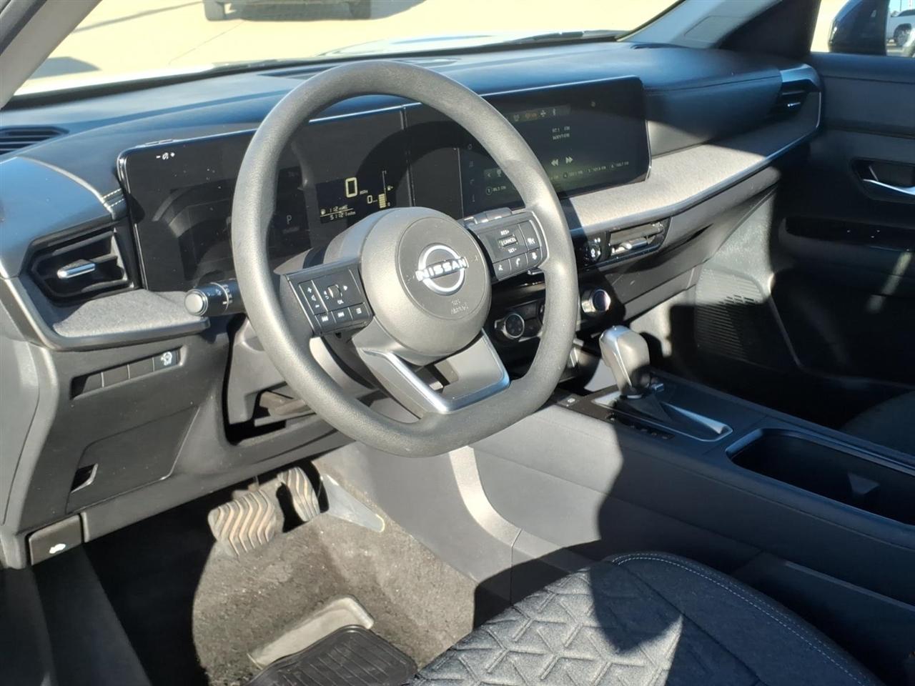 Nissan Kicks SV FWD 2025