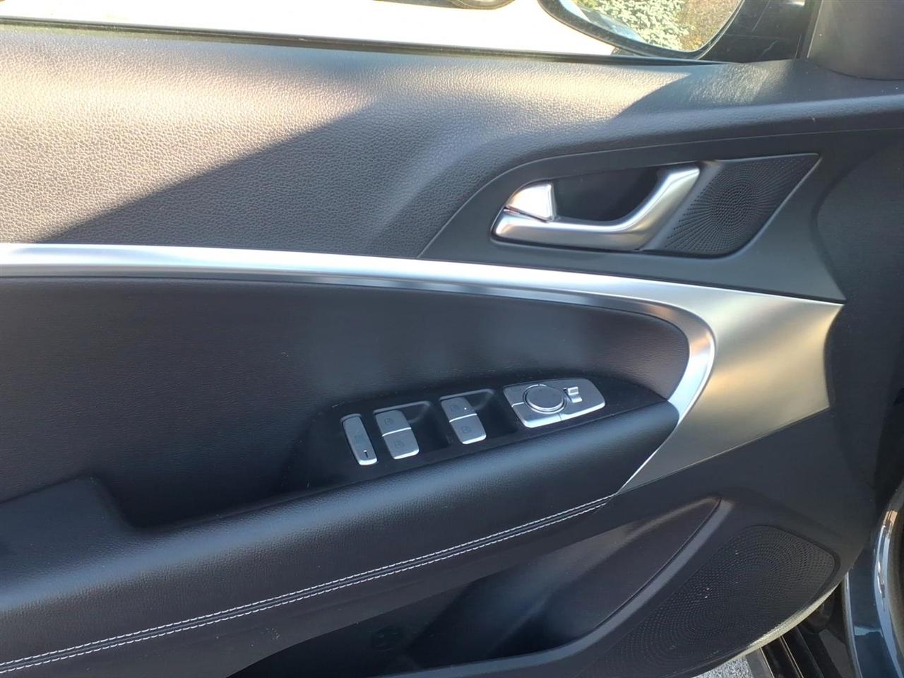 Genesis G70 2.5T AWD 2025