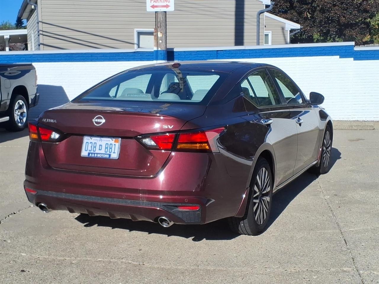 Nissan Altima 2.5 SV Sedan 2024