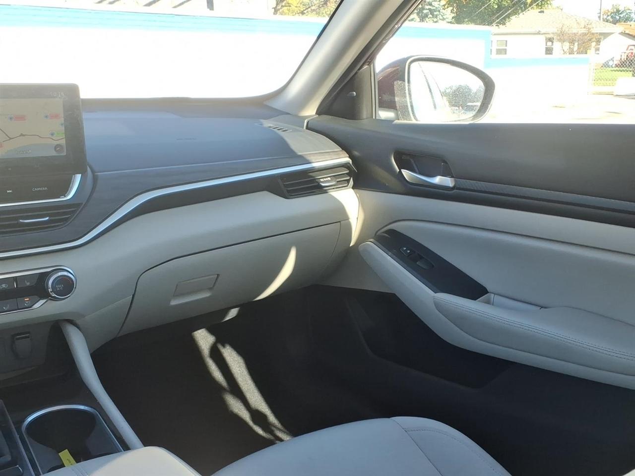 Nissan Altima 2.5 SV Sedan 2024