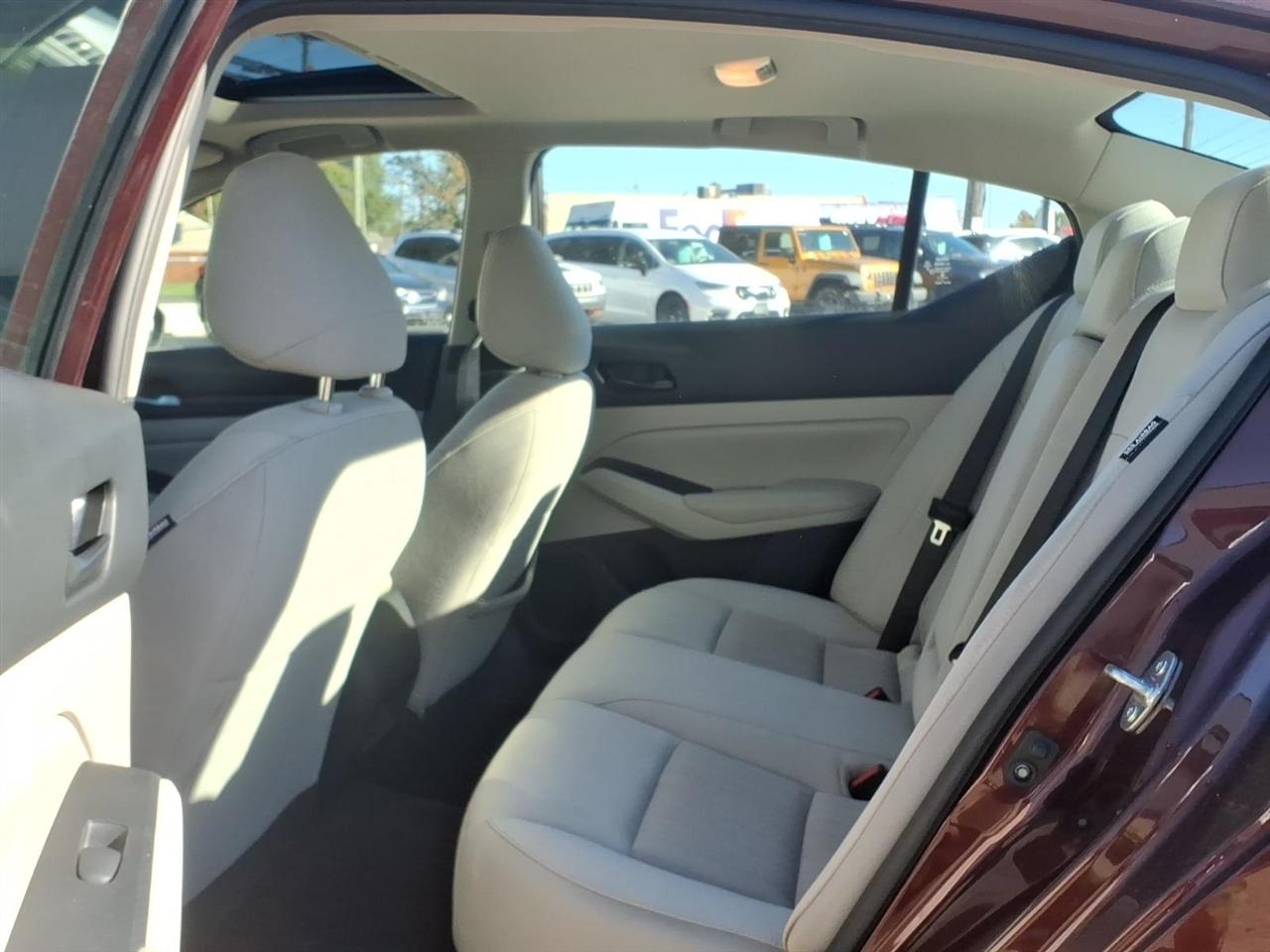 Nissan Altima 2.5 SV Sedan 2024