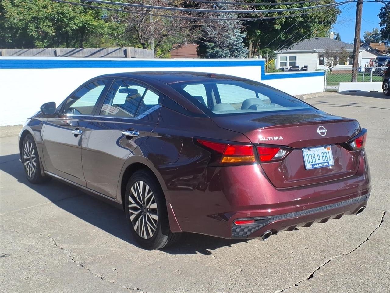 Nissan Altima 2.5 SV Sedan 2024