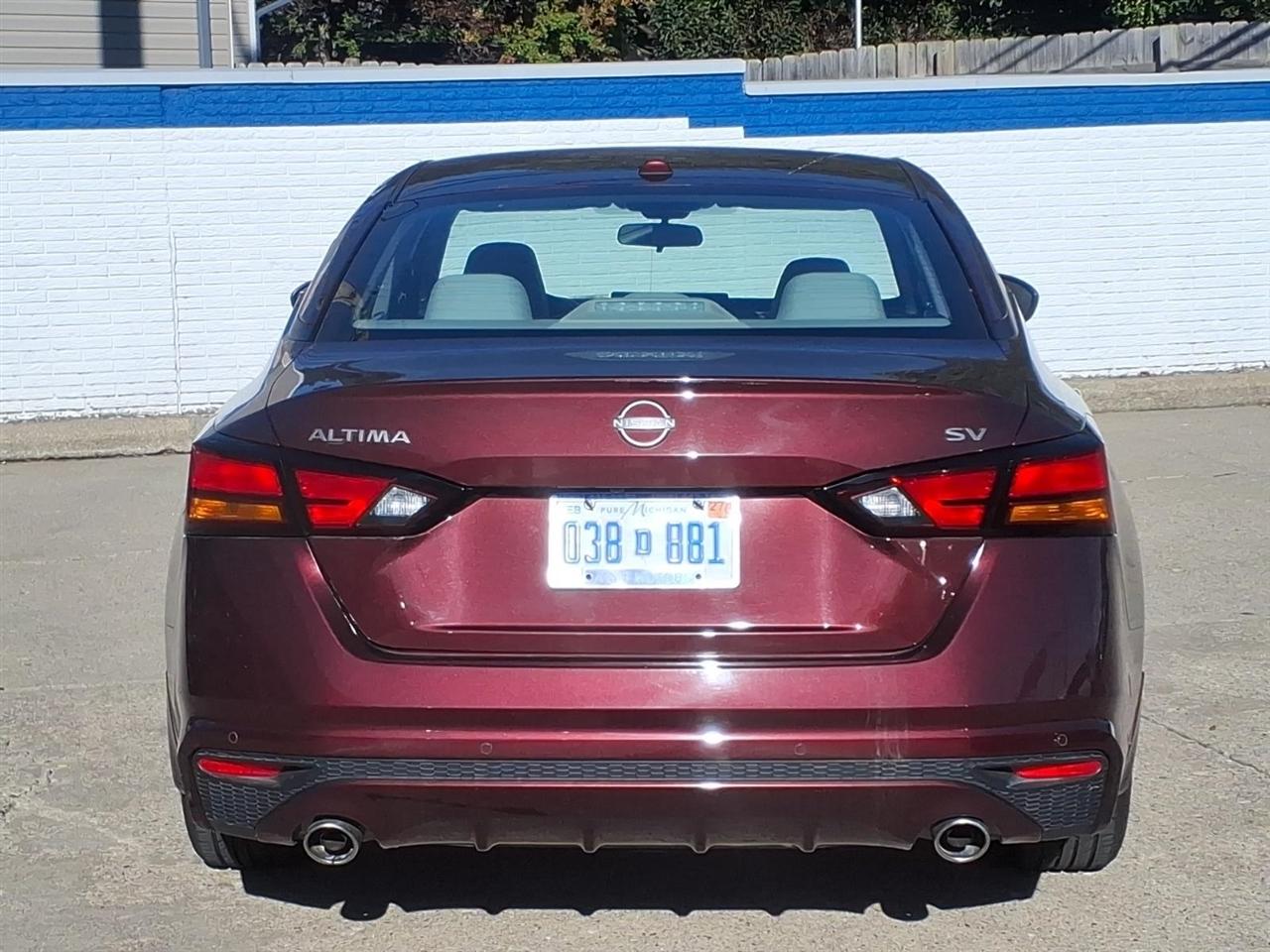 Nissan Altima 2.5 SV Sedan 2024