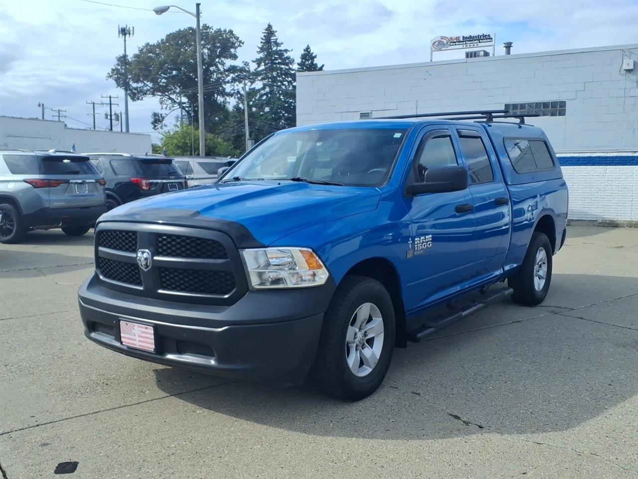 RAM 1500 Classic Tradesman 4x4 Quad Cab 6'4" Box 2023