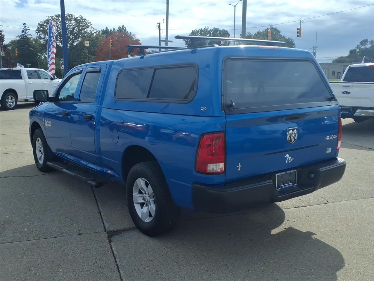 RAM 1500 Classic Tradesman 4x4 Quad Cab 6'4" Box 2023