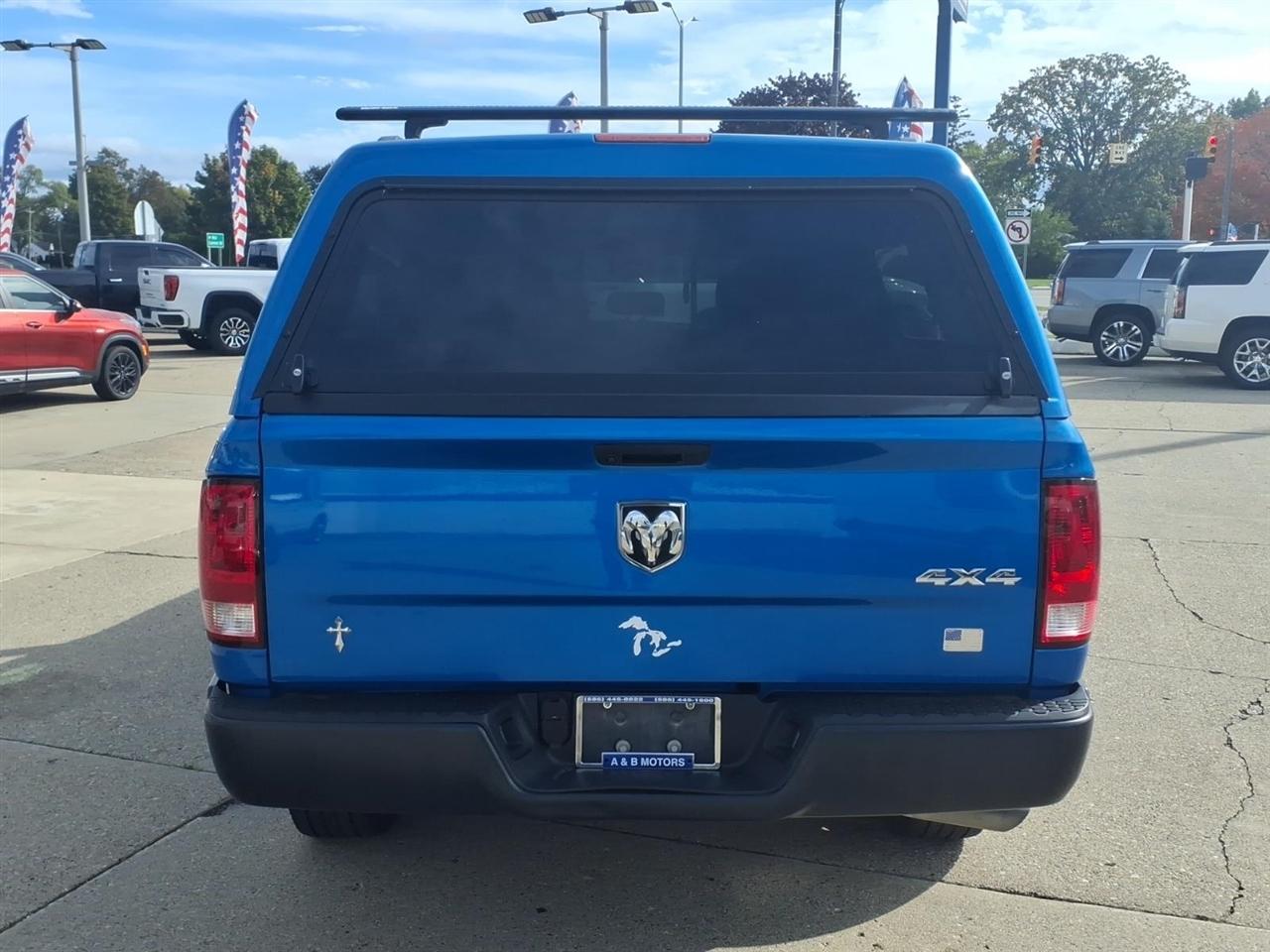 RAM 1500 Classic Tradesman 4x4 Quad Cab 6'4" Box 2023