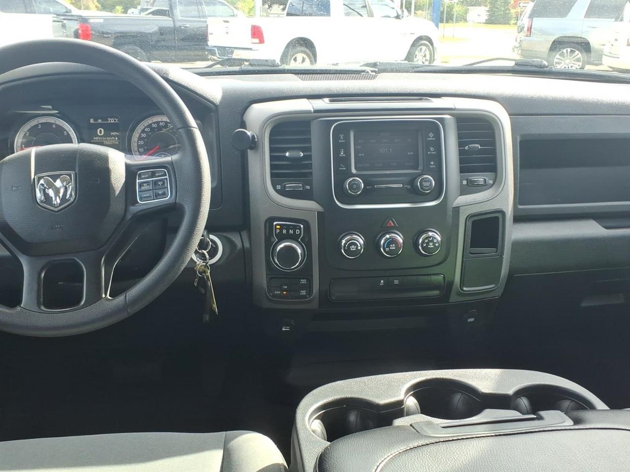 RAM 1500 Classic Tradesman 4x4 Quad Cab 6'4" Box 2023