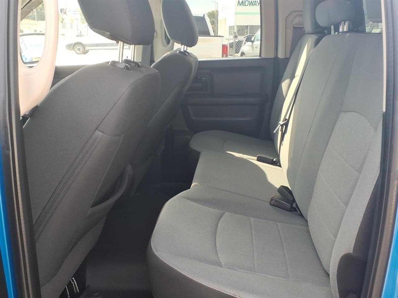 RAM 1500 Classic Tradesman 4x4 Quad Cab 6'4" Box 2023