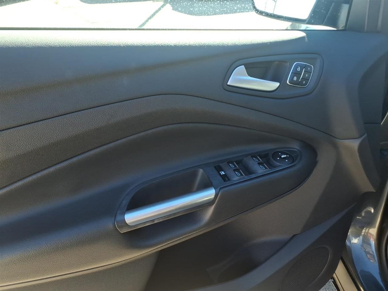 Ford Escape 4WD 4dr Titanium 2016