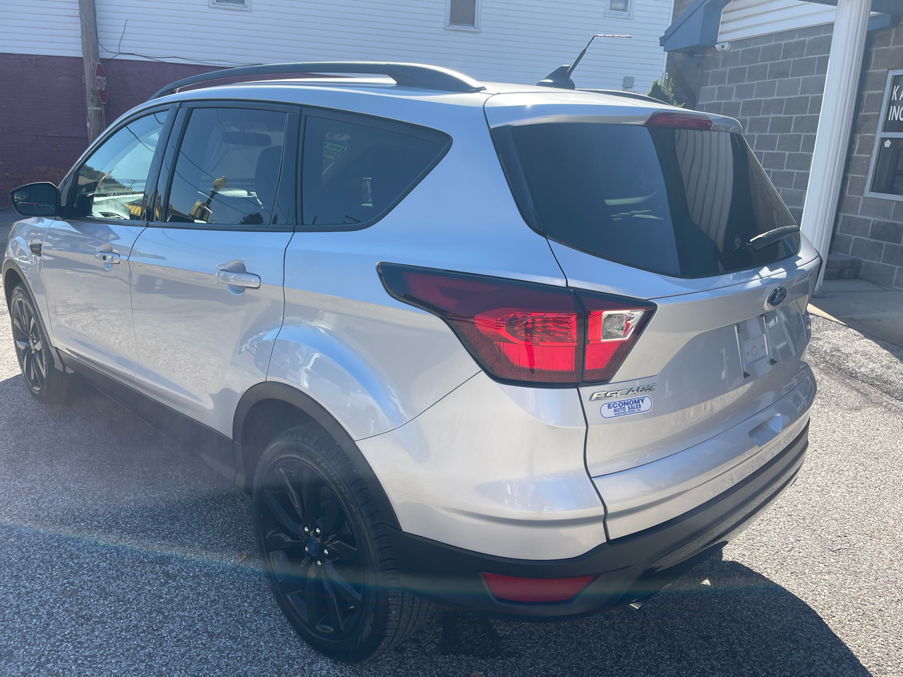 2019 Ford Escape SE photo 3
