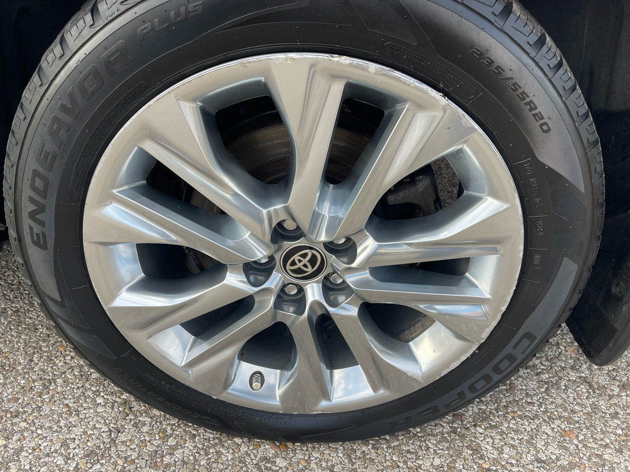 2021 Toyota Highlander Hybrid Limited photo 2