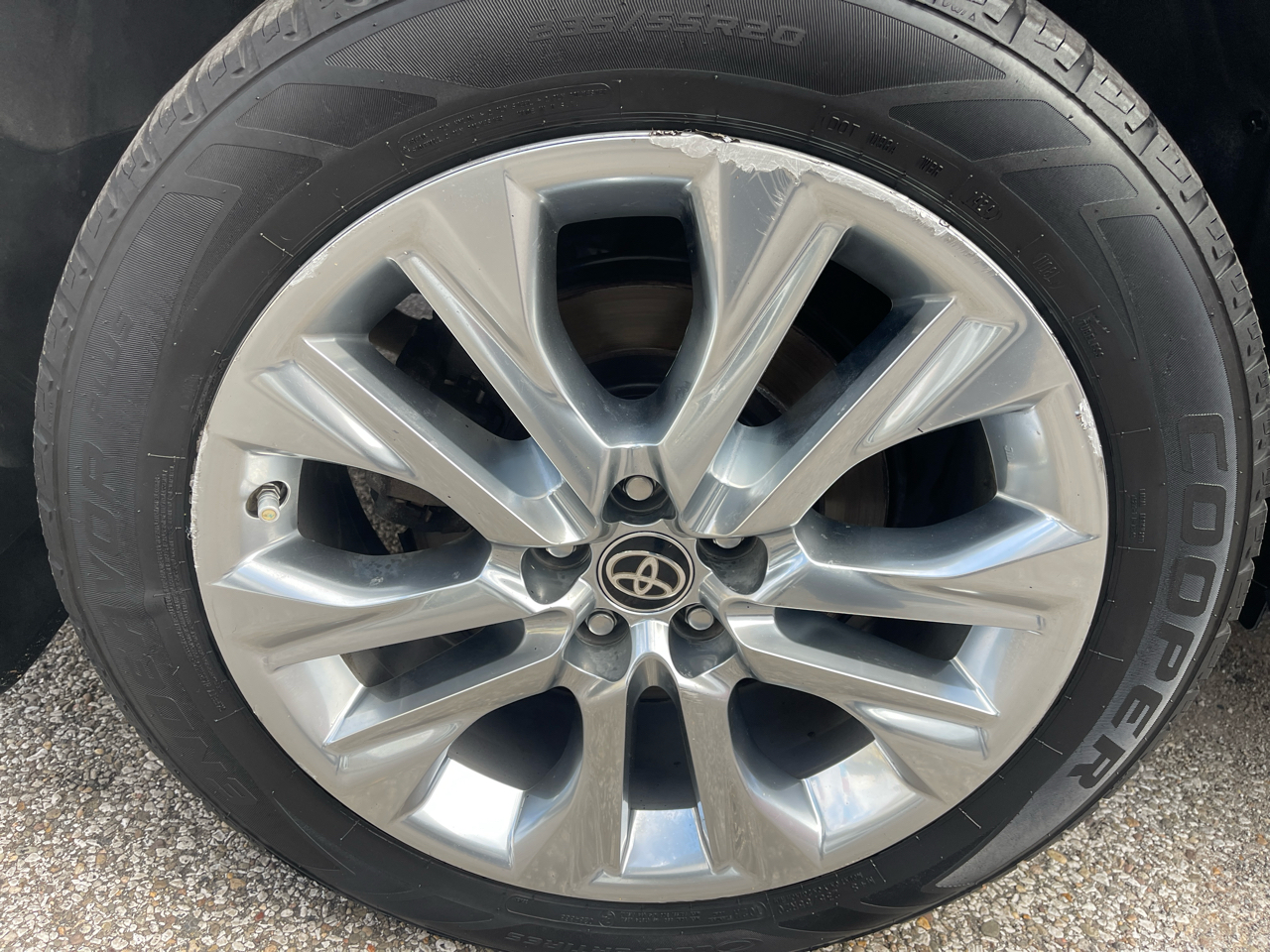 2021 Toyota Highlander Hybrid Limited photo 3
