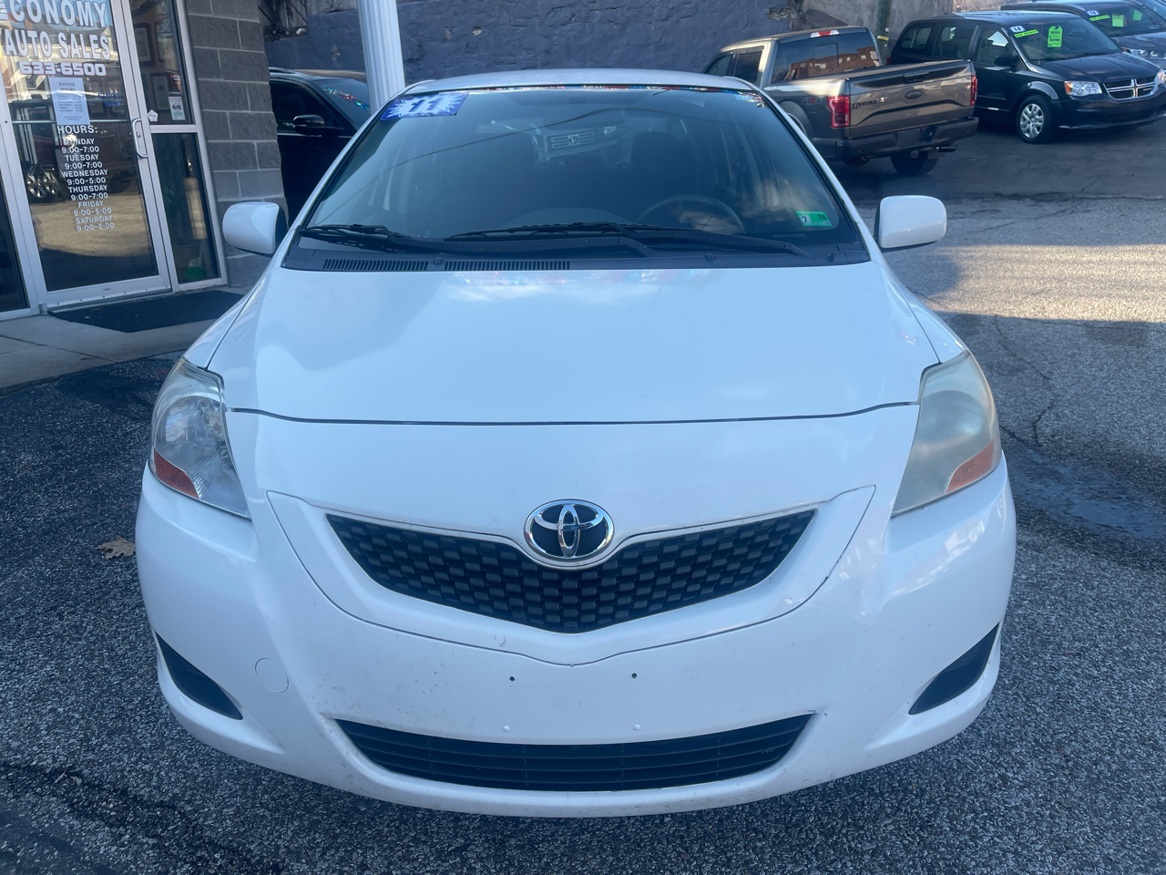 Toyota Yaris 4dr Sdn Man (Natl) 2011