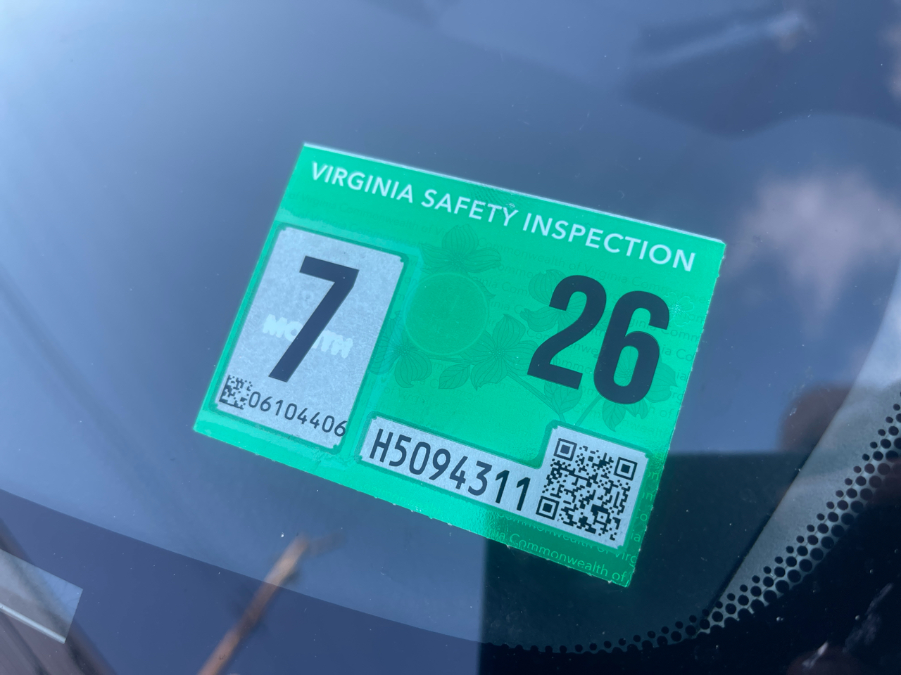 Toyota Yaris 4dr Sdn Man (Natl) 2011