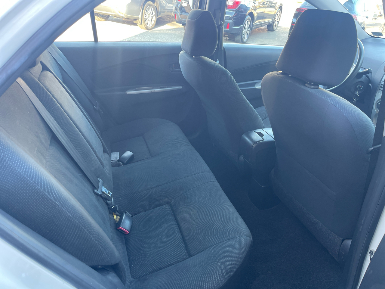 Toyota Yaris 4dr Sdn Man (Natl) 2011