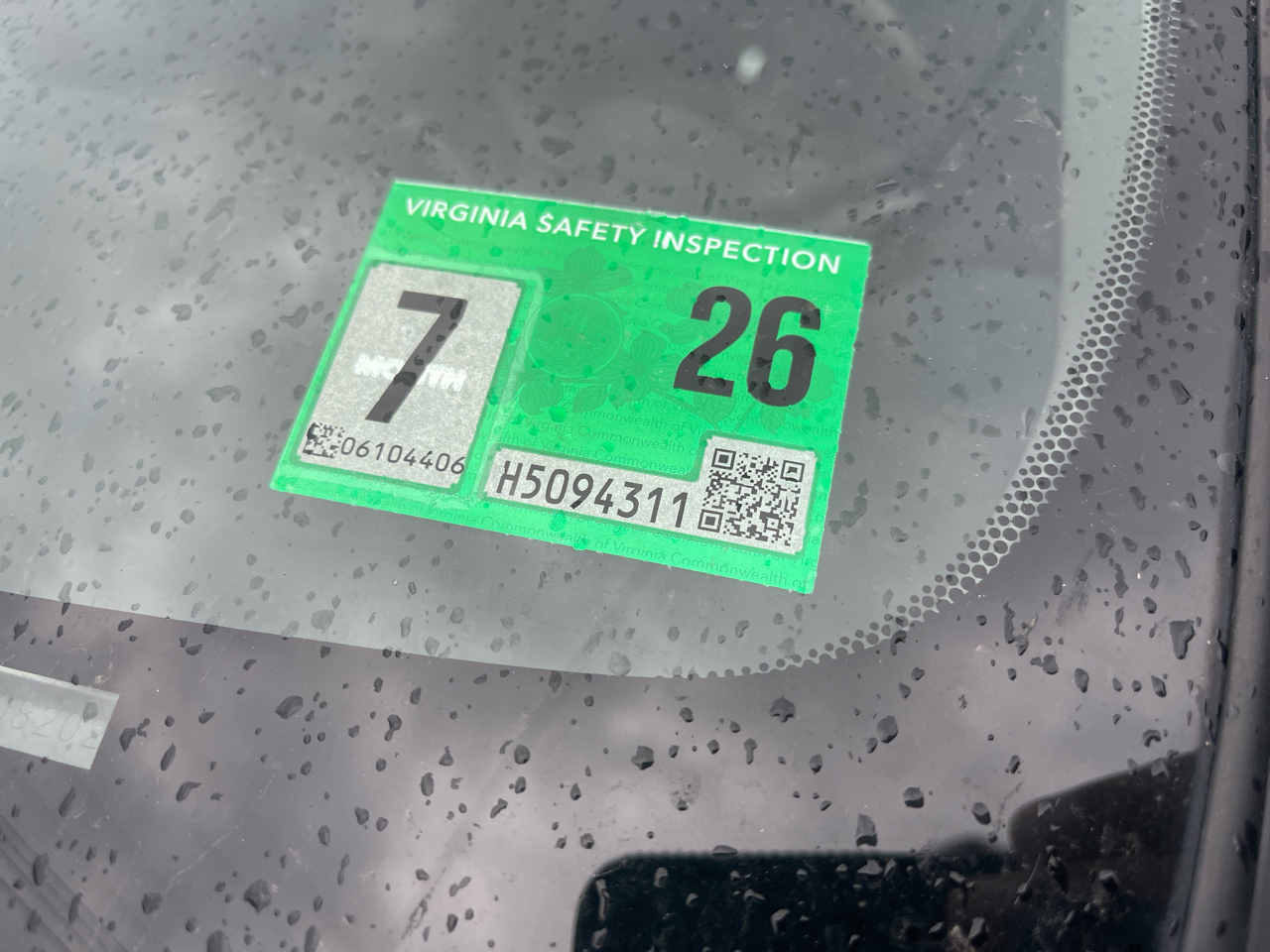 Toyota Yaris 4dr Sdn Man (Natl) 2011