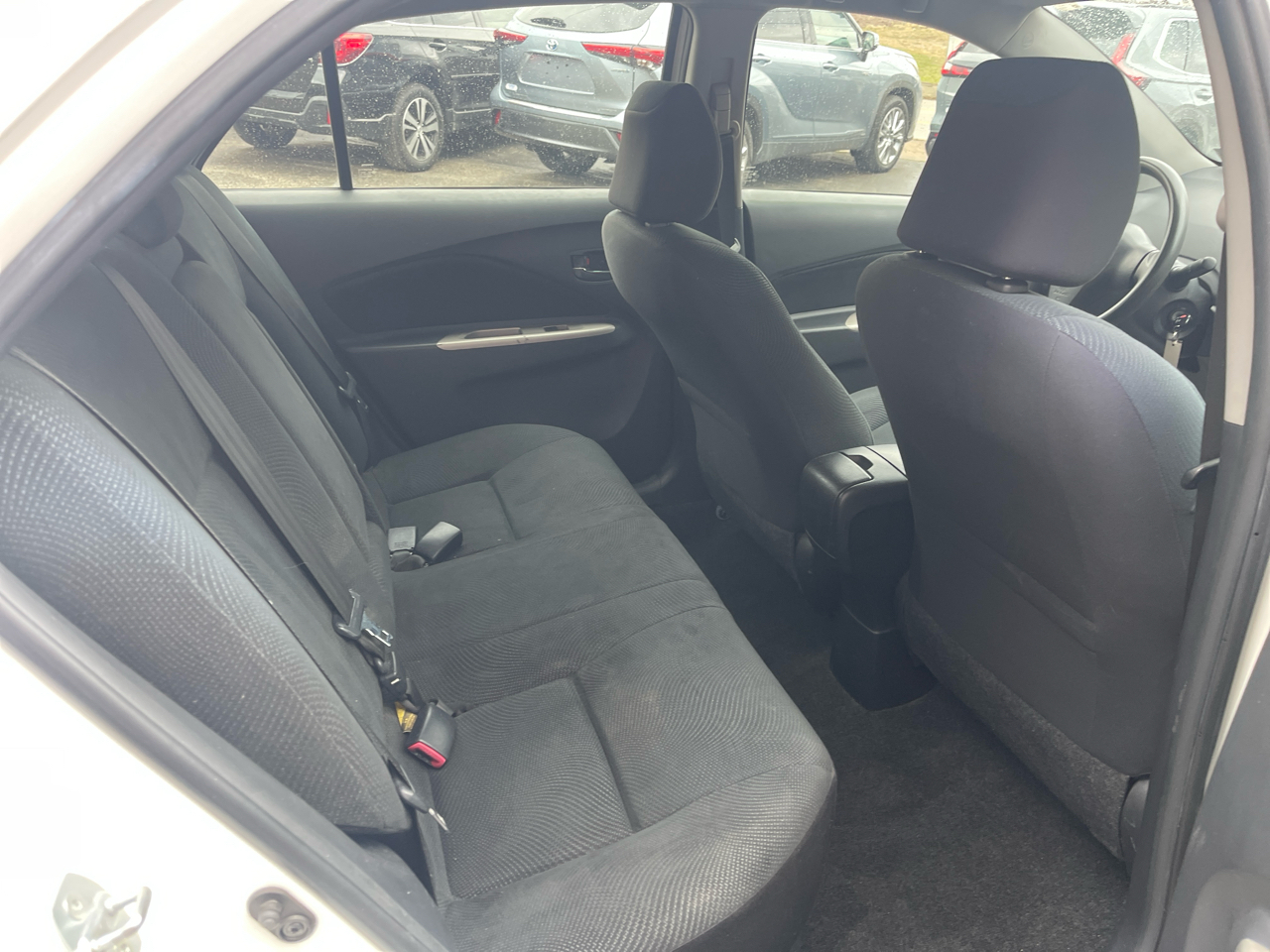 Toyota Yaris 4dr Sdn Man (Natl) 2011