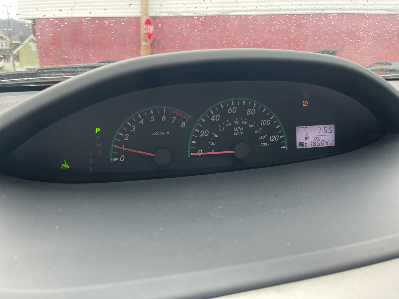 Toyota Yaris 4dr Sdn Man (Natl) 2011