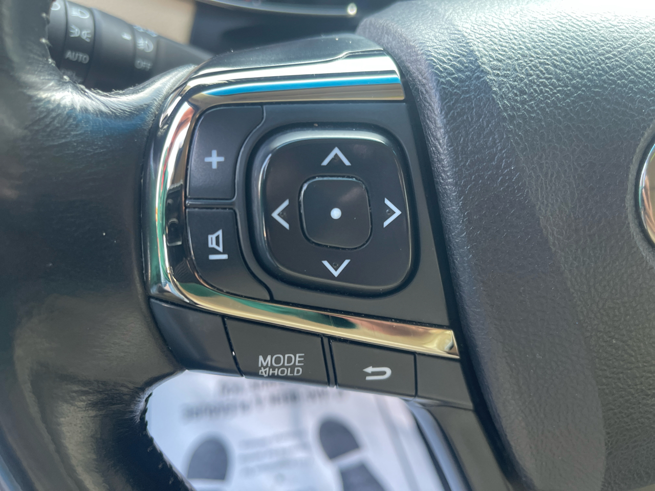 Toyota Avalon Hybrid 4dr Sdn XLE Touring (Natl) 2014