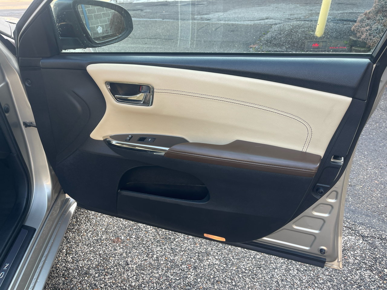 Toyota Avalon Hybrid 4dr Sdn XLE Touring (Natl) 2014