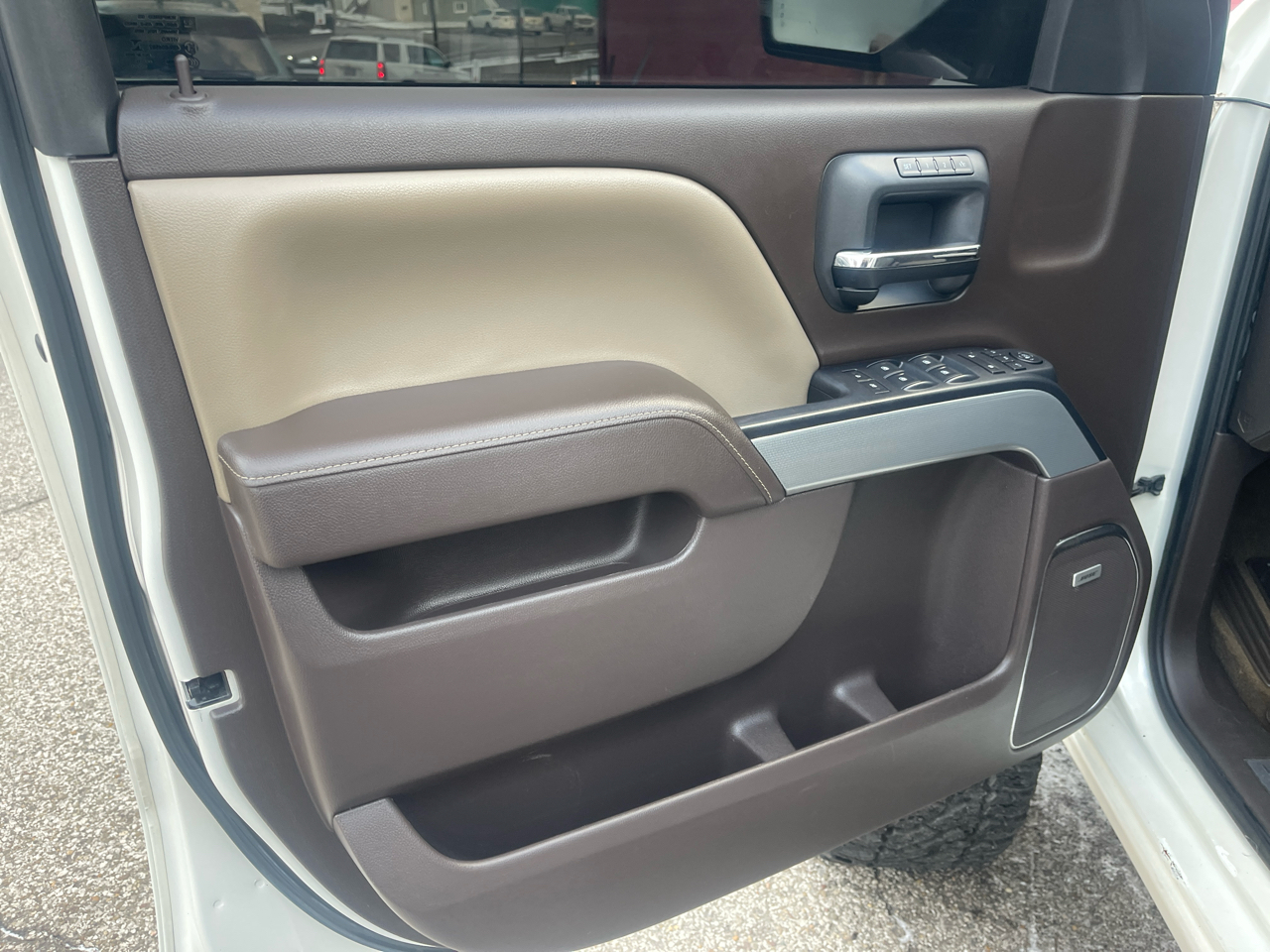 Chevrolet Silverado 1500 4WD Crew Cab 153.0" LTZ w/2LZ 2015