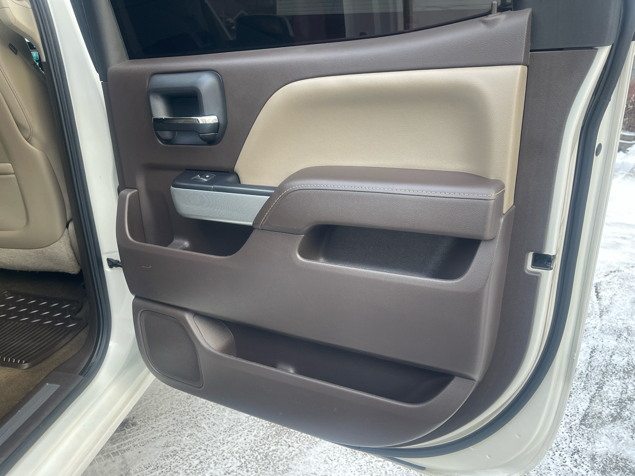 Chevrolet Silverado 1500 4WD Crew Cab 153.0" LTZ w/2LZ 2015