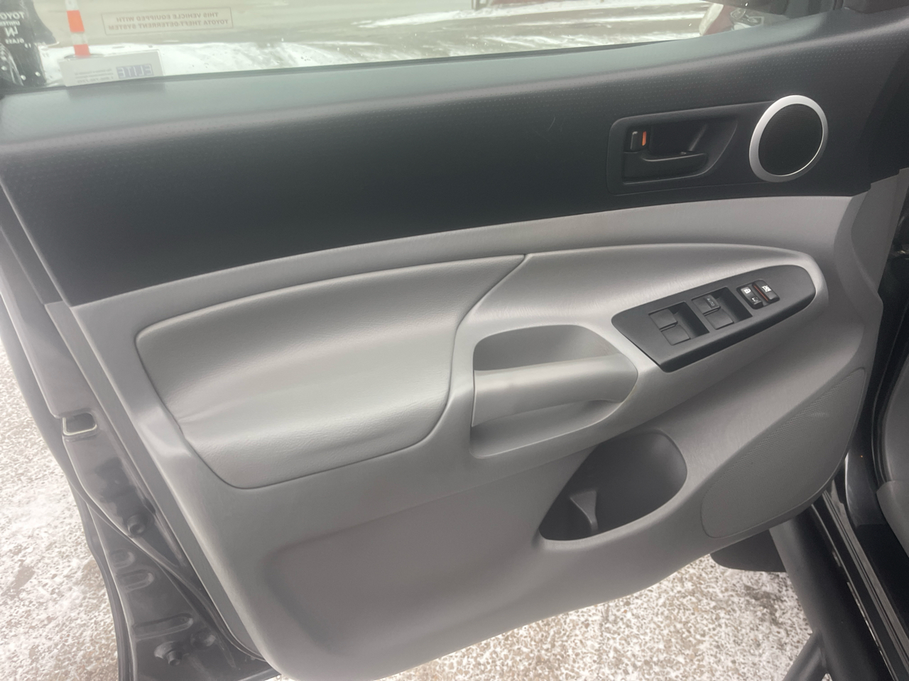 Toyota Tacoma 4WD Double Cab V6 MT (Natl) 2014