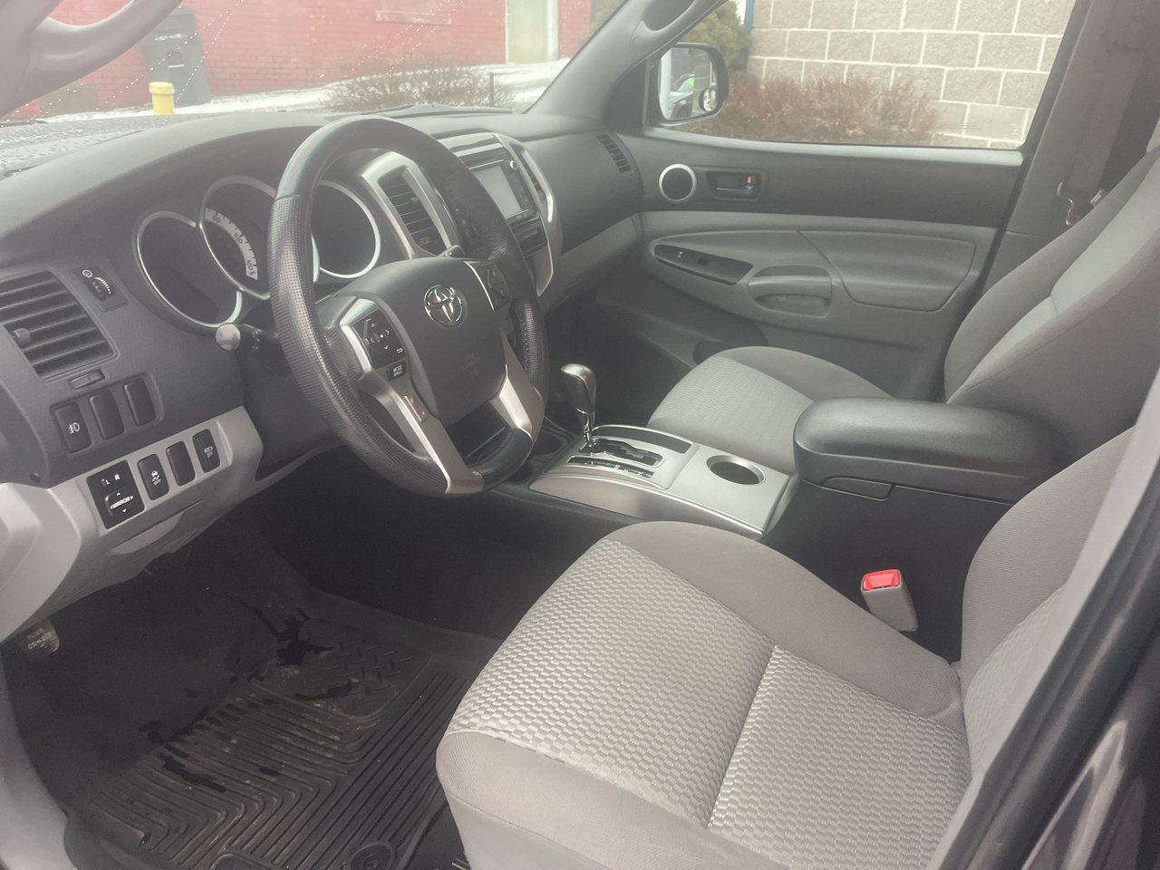 Toyota Tacoma 4WD Double Cab V6 MT (Natl) 2014