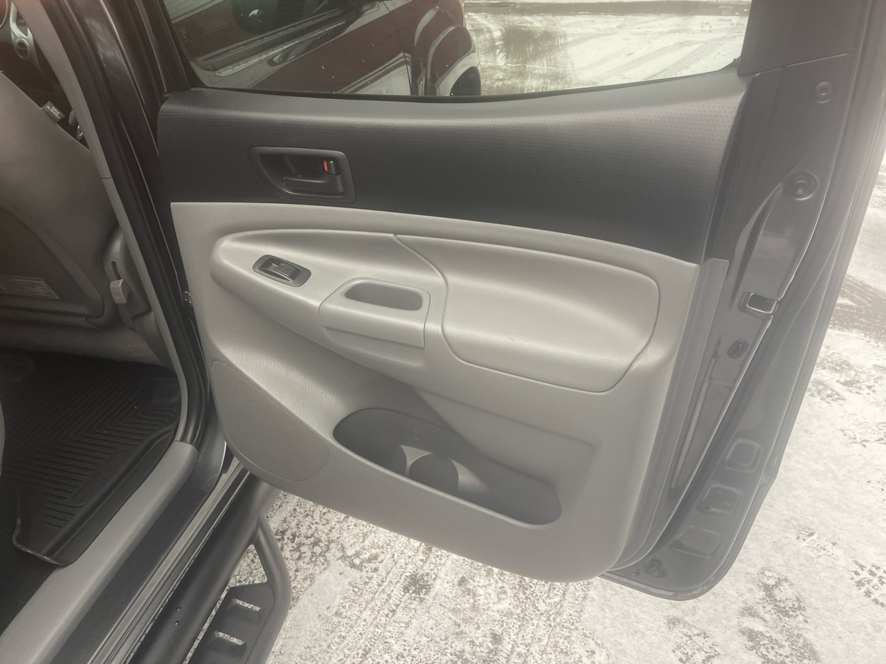 Toyota Tacoma 4WD Double Cab V6 MT (Natl) 2014