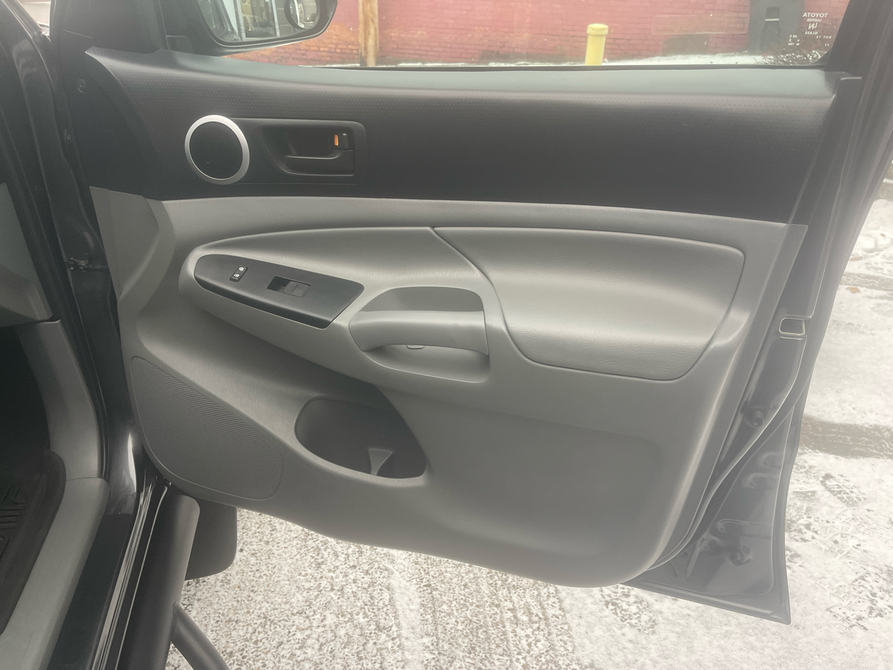 Toyota Tacoma 4WD Double Cab V6 MT (Natl) 2014