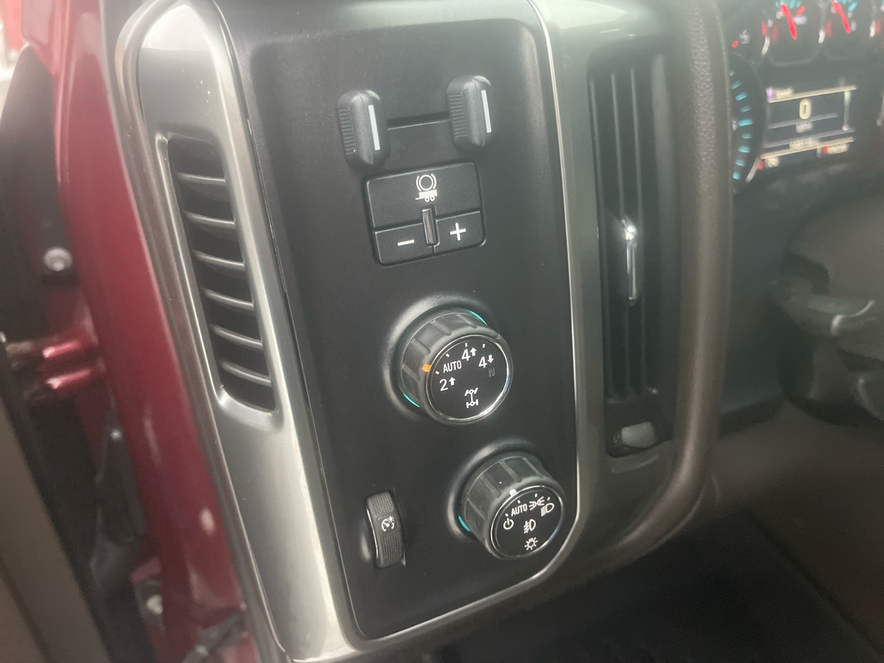 Chevrolet Silverado 1500 4WD Crew Cab 143.5" LTZ w/1LZ 2014