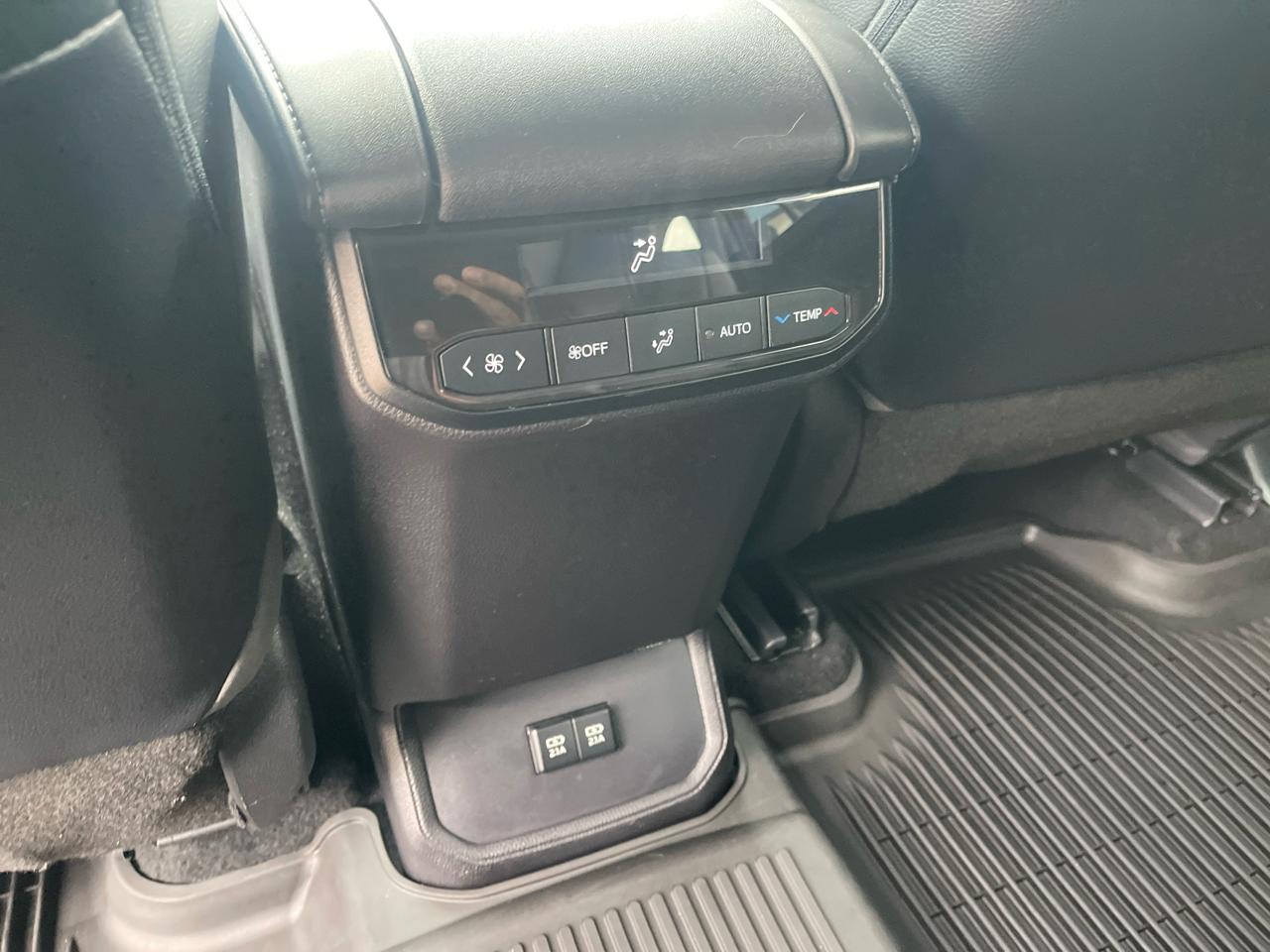 Toyota Highlander XLE AWD (Natl) 2020