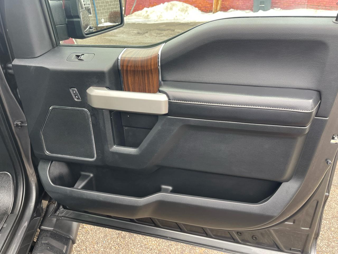 Ford F-150 2WD SuperCrew 157" Lariat 2017