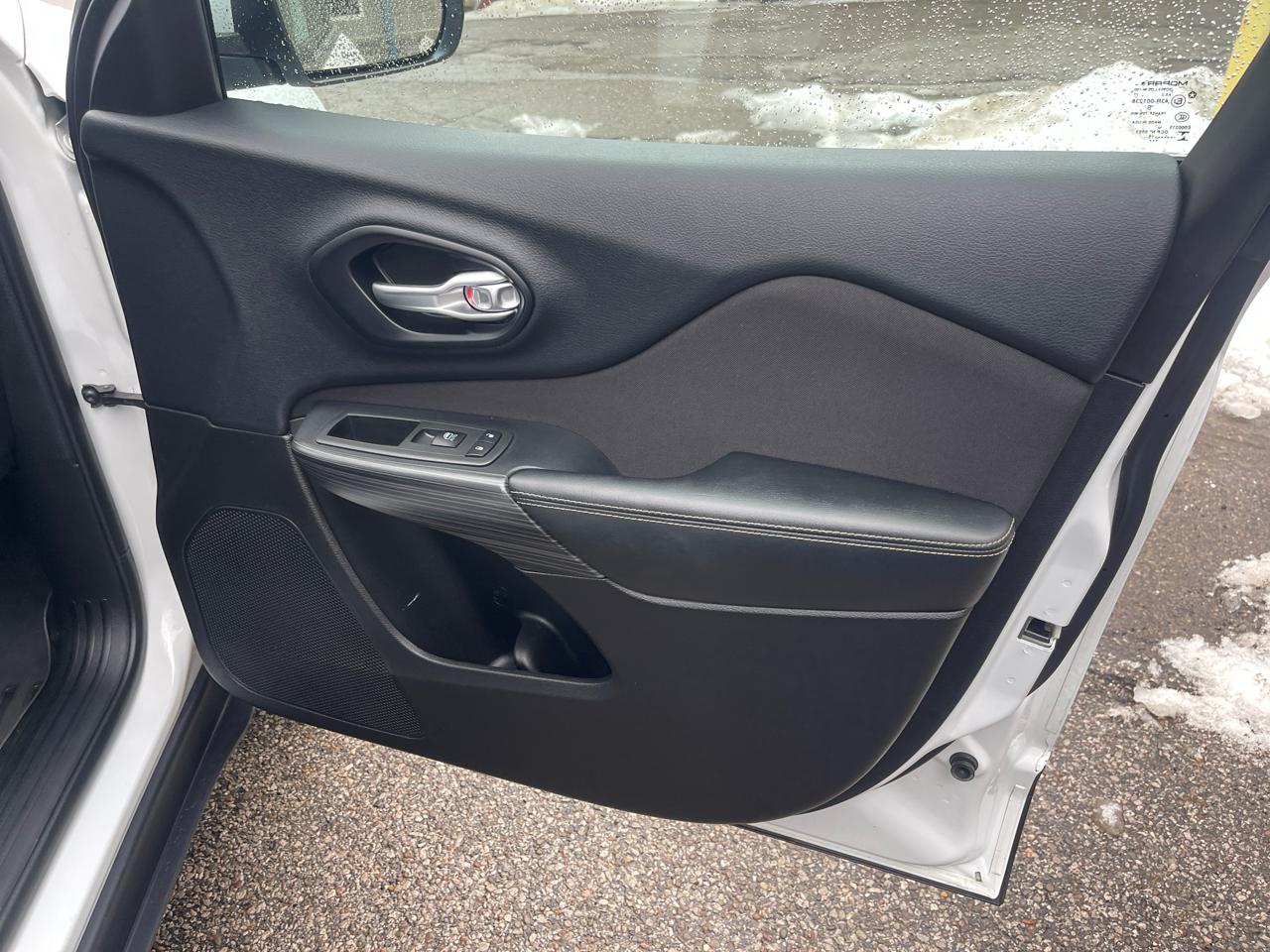 Jeep Cherokee 4WD 4dr Latitude 2015