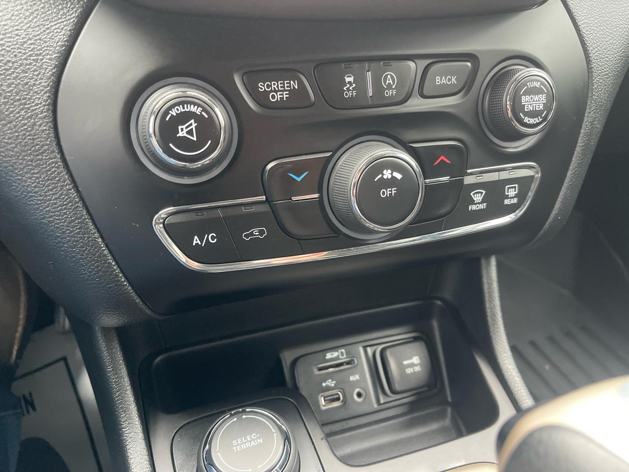 Jeep Cherokee 4WD 4dr Latitude 2015