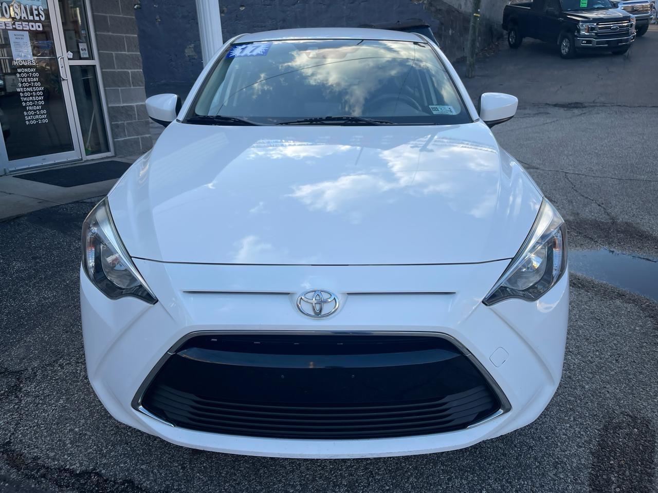 Toyota Yaris iA Auto (Natl) 2017