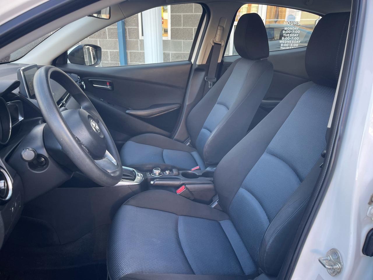 Toyota Yaris iA Auto (Natl) 2017