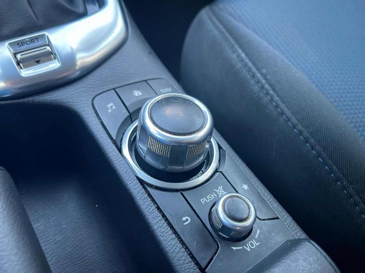 Toyota Yaris iA Auto (Natl) 2017