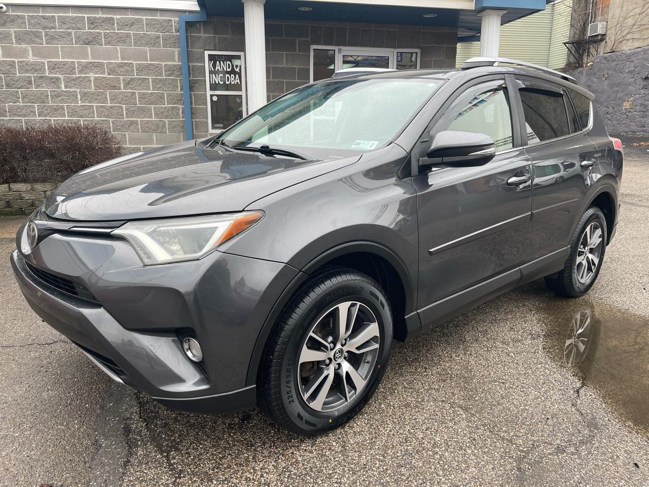 Toyota RAV4 XLE AWD (Natl) 2017