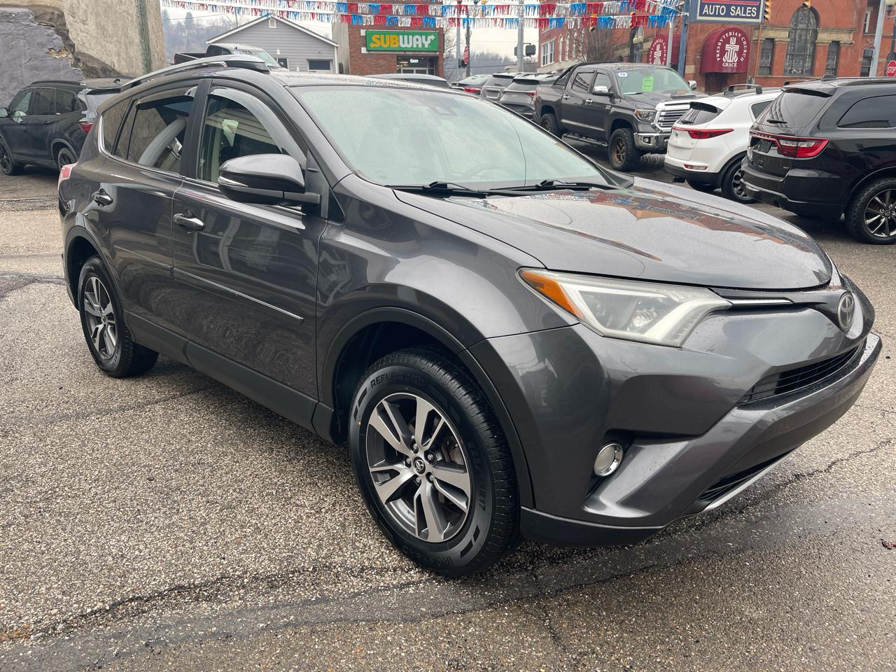 Toyota RAV4 XLE AWD (Natl) 2017