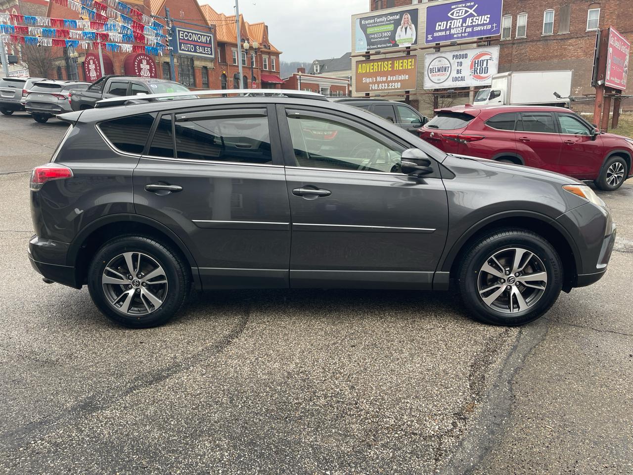 Toyota RAV4 XLE AWD (Natl) 2017