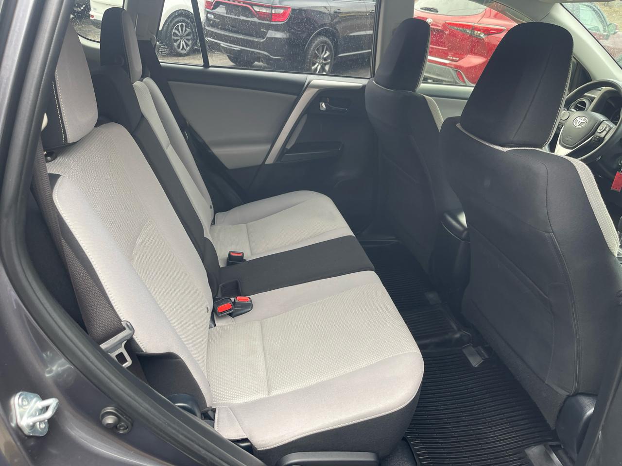 Toyota RAV4 XLE AWD (Natl) 2017