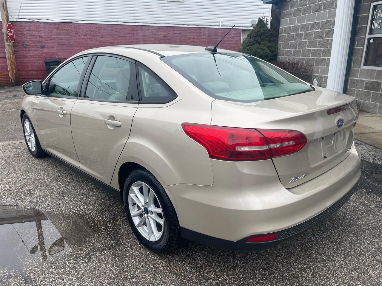 Ford Focus SE Sedan 2017