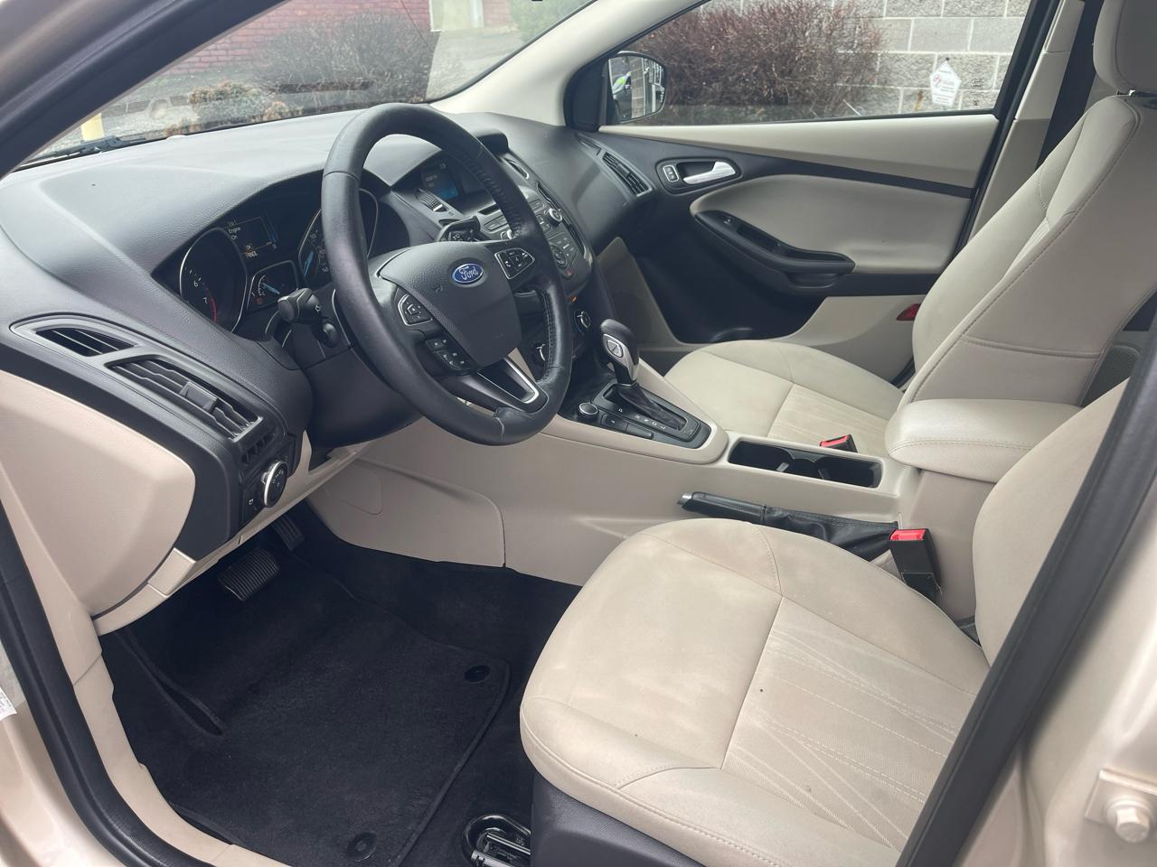 Ford Focus SE Sedan 2017